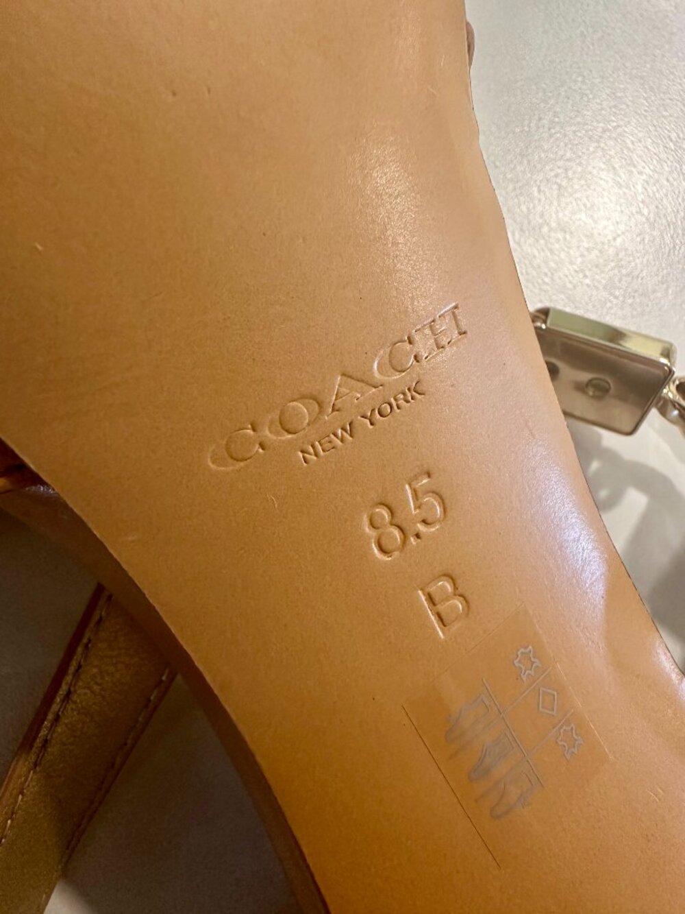 Coach Shoe Size 8 - Picture 3 of 5